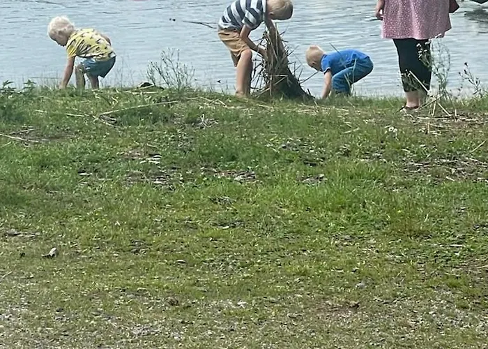 Semesterbostad Strandhuset *